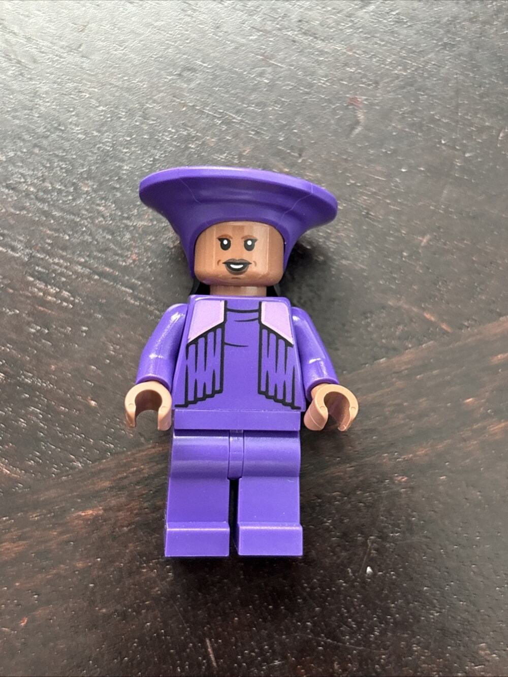 Lego Star Trek Guinan Minifigure #trek009 Set #10356 USS Enterprise NCC-1701-D